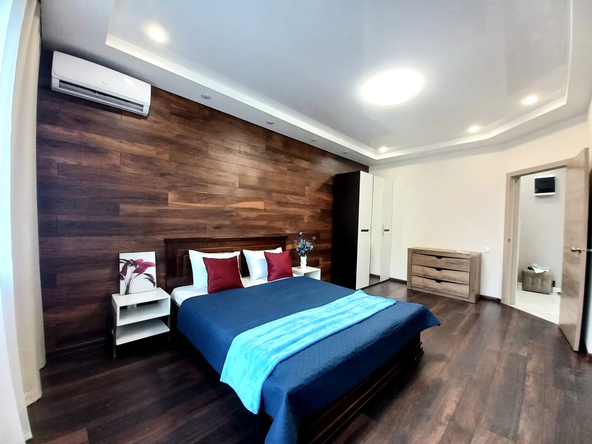 Квартира сети Неотель панорамная рядом с ВГУ, памятником Славы