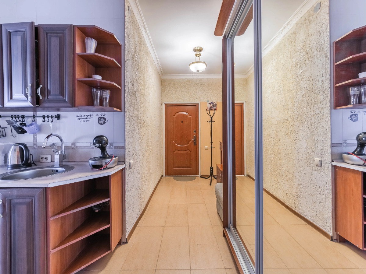 Апартаменты У Финляндского Вокзала и Крейсера Авроры"