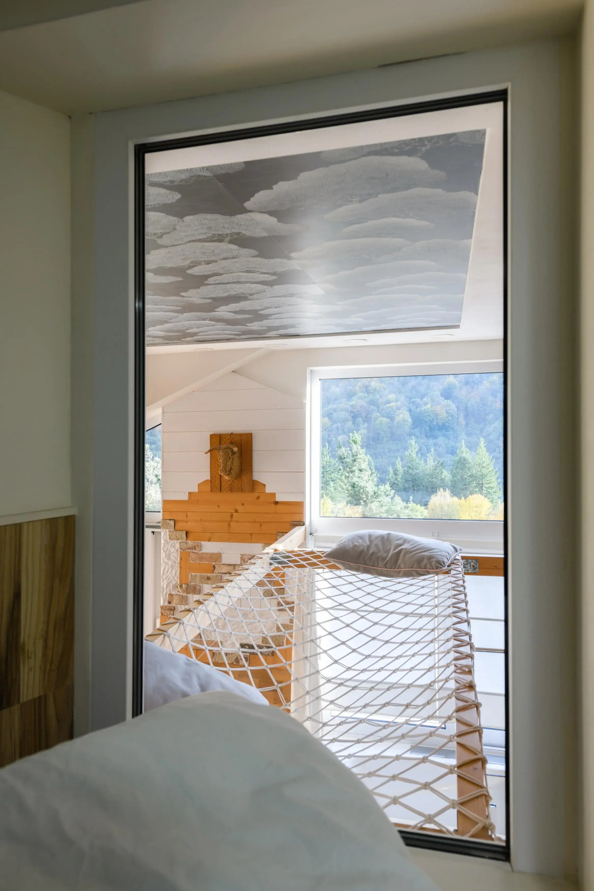 Апартаменты Оплот ETHNICA Дизайн Студия | 40м² | 3 Этаж Ваше Окно в Горы