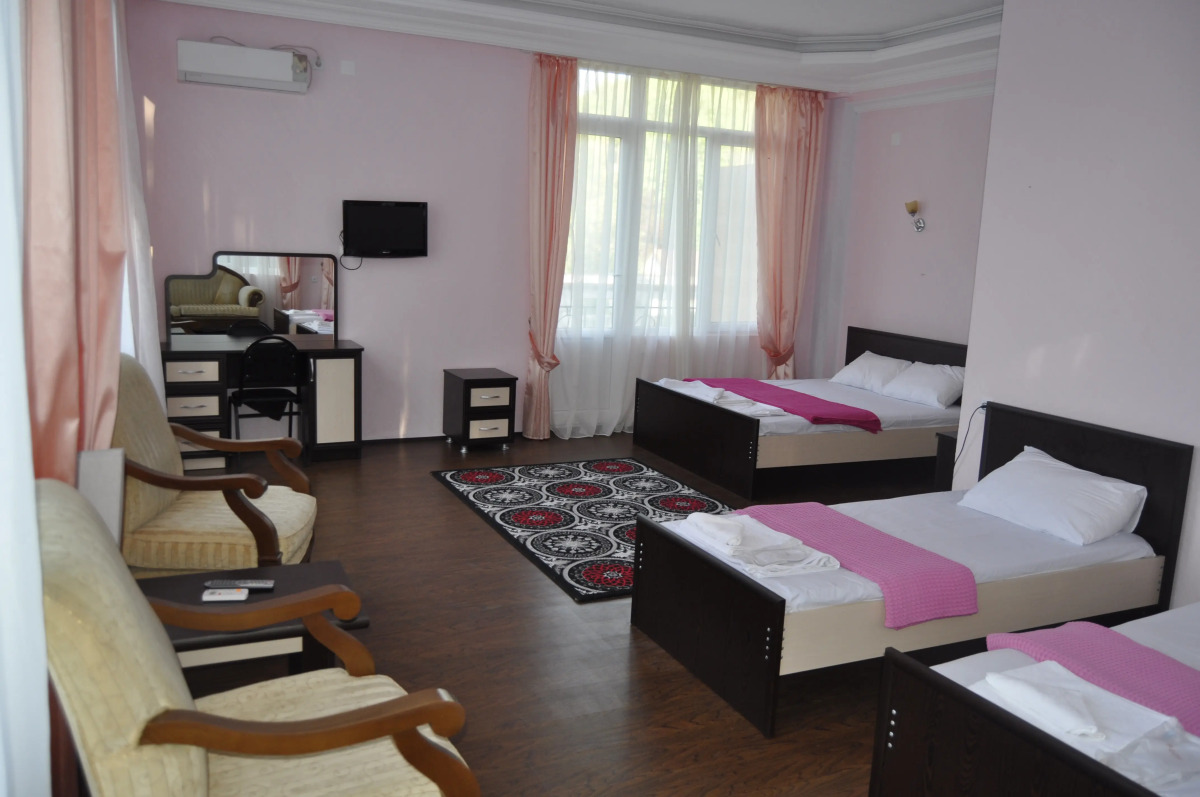 Отель Nine Brothers