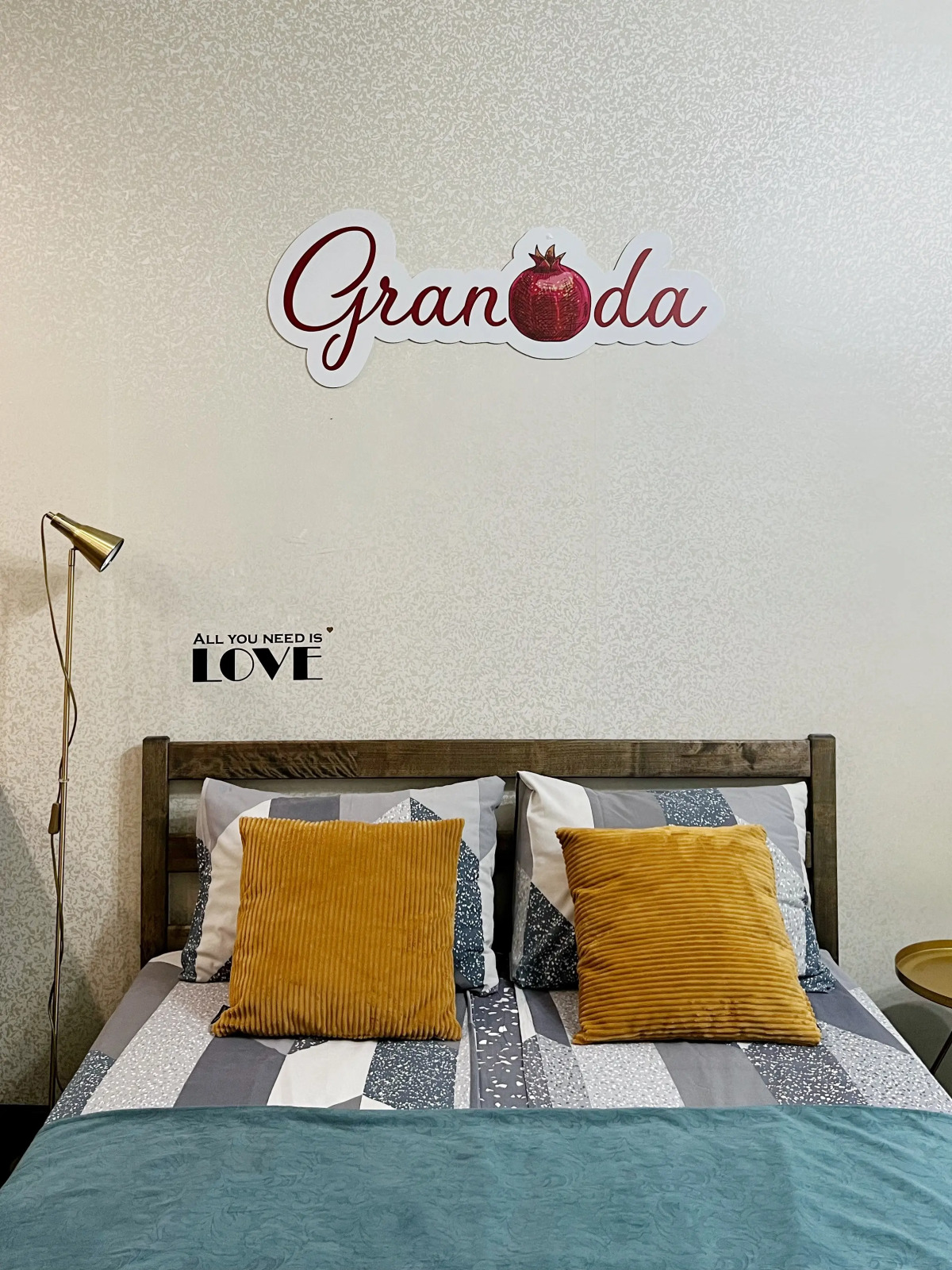 Студия Granada уютная современная в новом доме