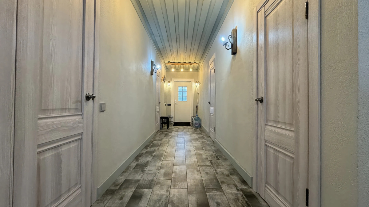 Частный дом коттедж у пристани в центре города