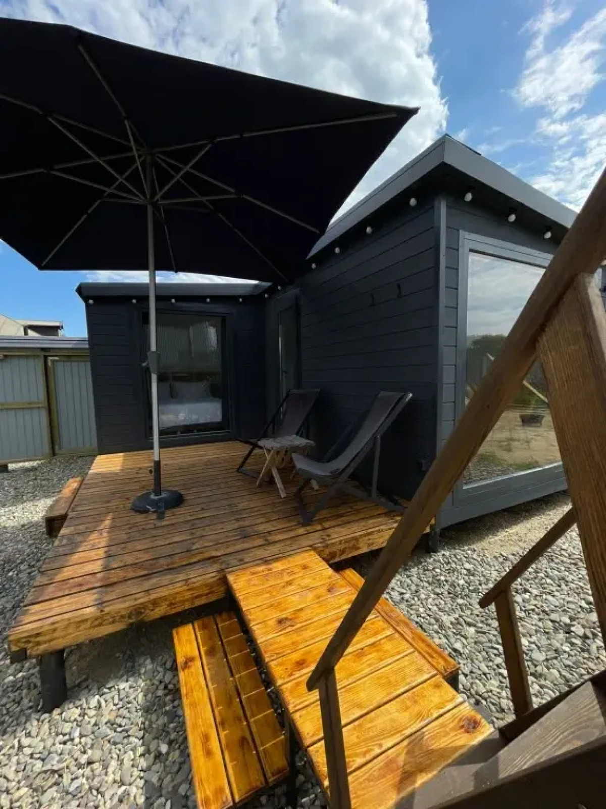 Бунгало Скандинавское на двоих с панорамными окнами, террасой и финским банным чаном на дровах