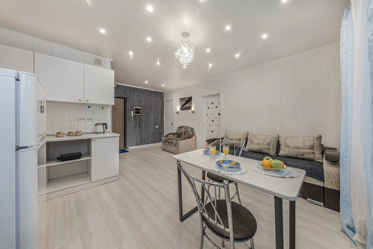 Квартира на Братьев Кашириных 131