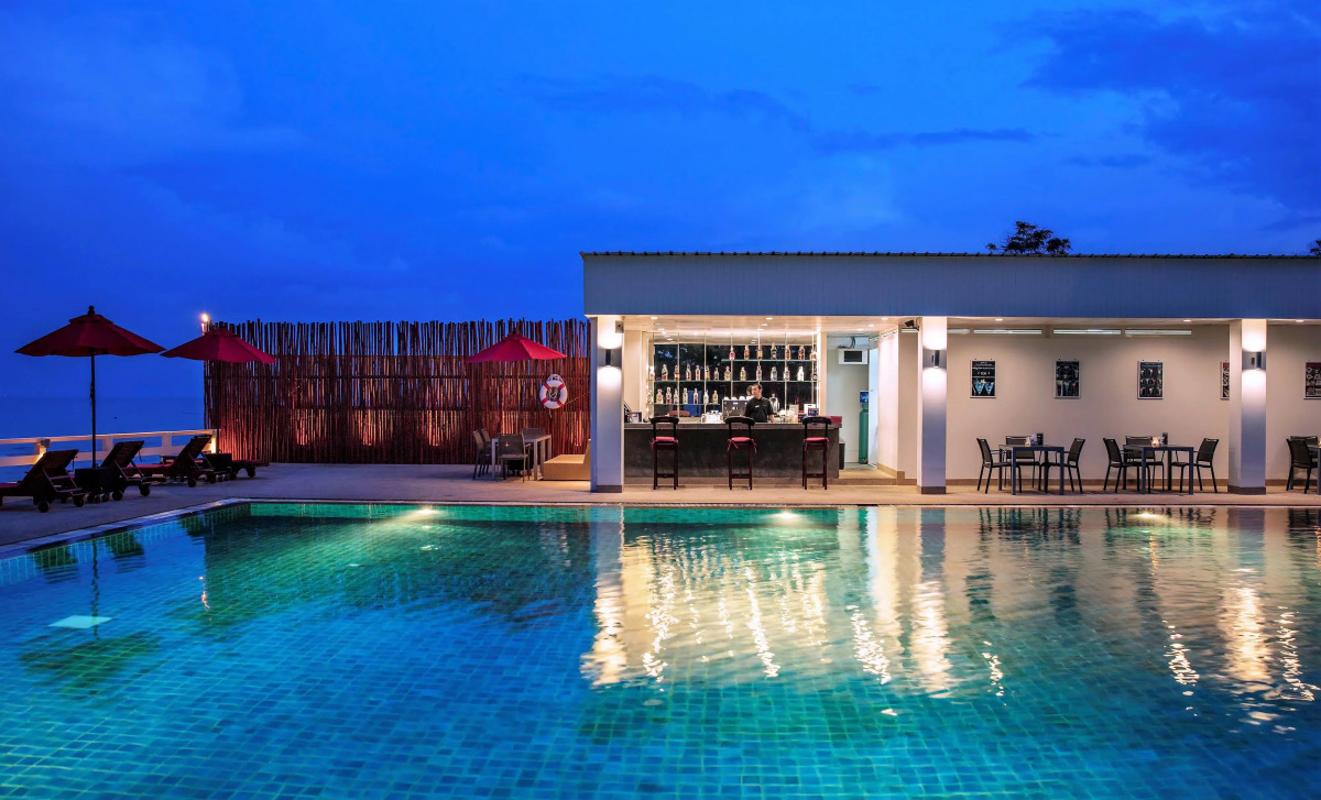 Отель Chom View