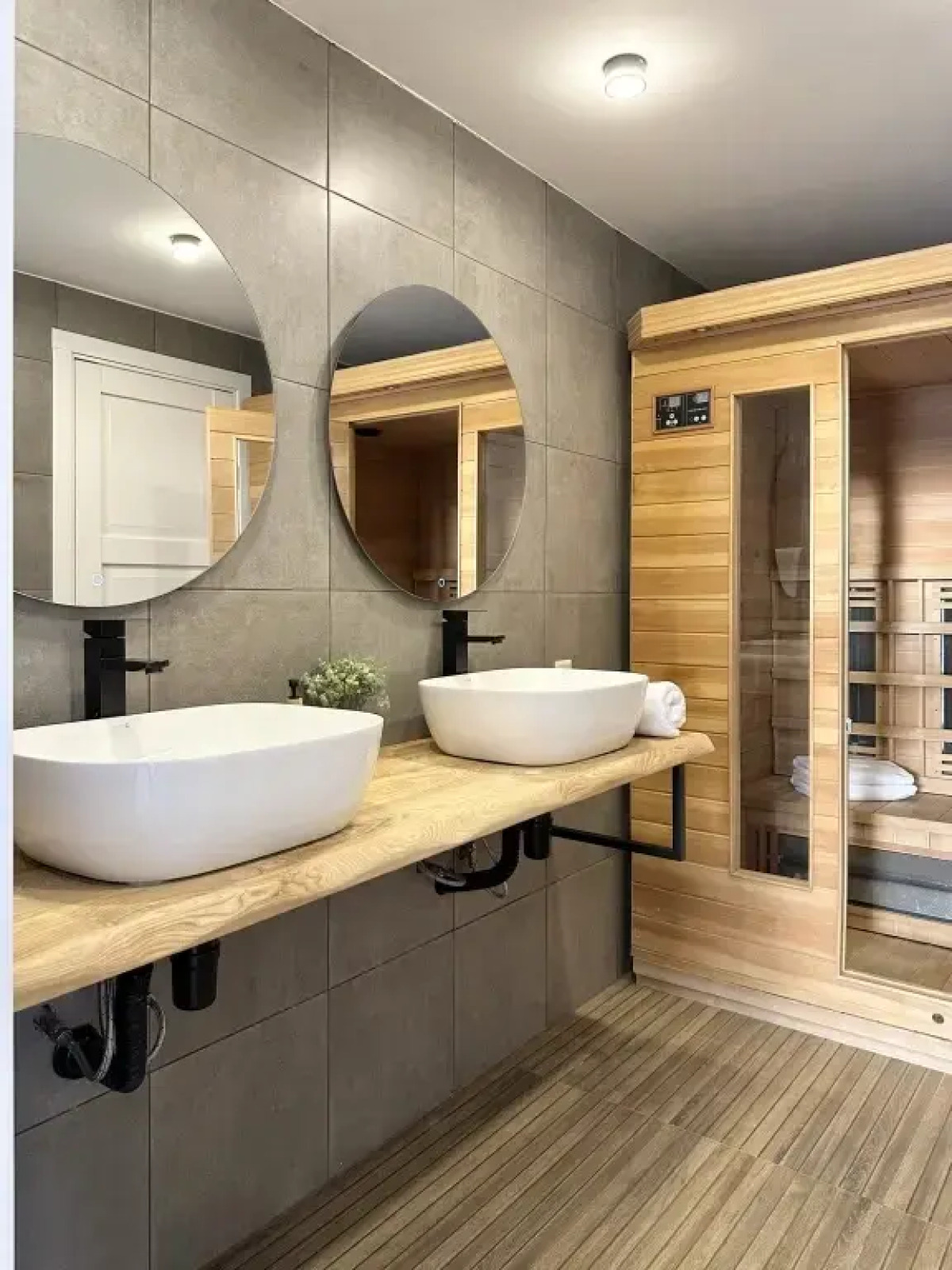 Частный Дом Барнхаус №4 с инфракрасной сауной и горячим Чаном на 6 человек