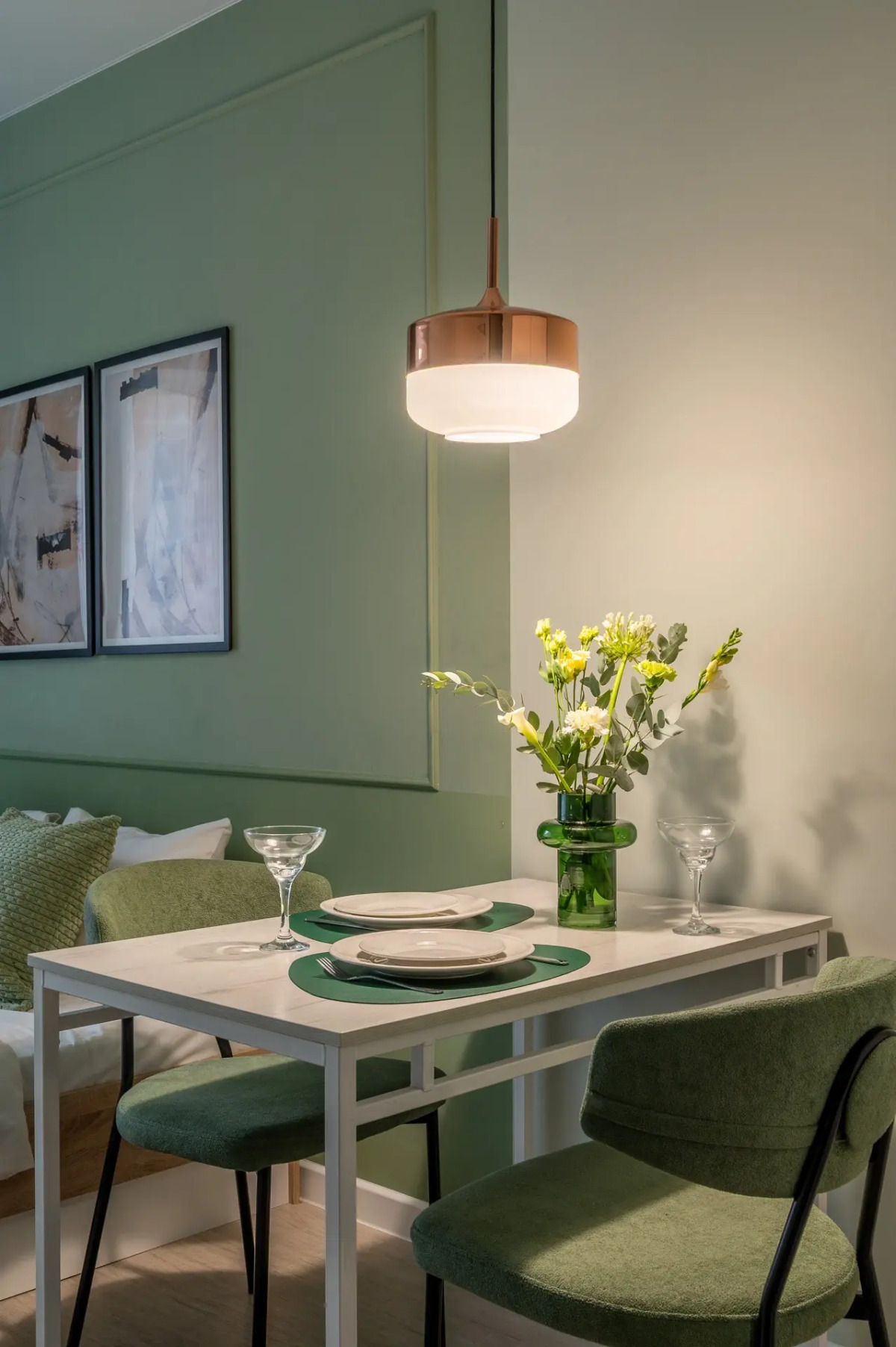 Студия у Метро Космонавтов