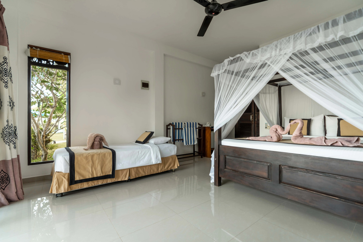 Курортный отель Ananthaya Beach