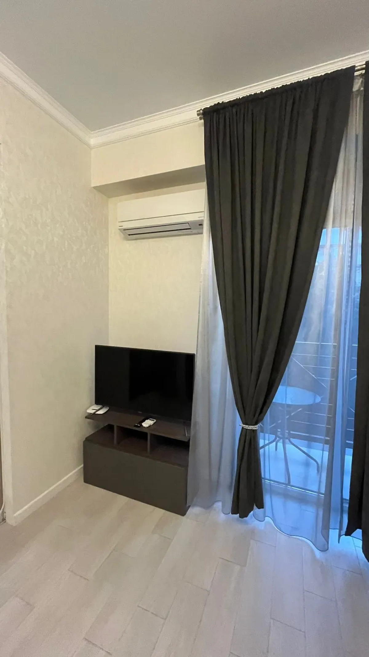 Апартаменты Евро 2-ком с балконом возле моря в центре Адлера Ajax