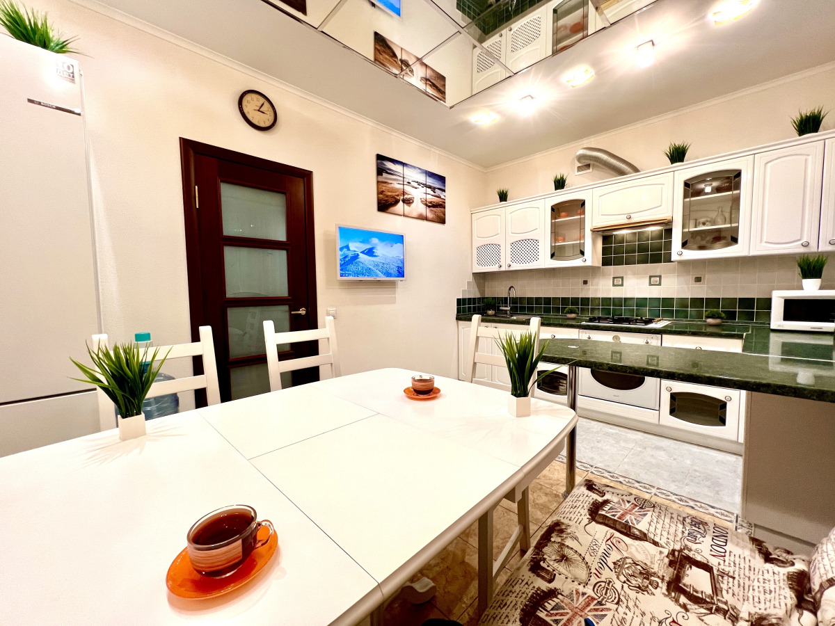 Просторные двухкомнатные Апартаменты в ЖК Камелот рядом с Набережной р. Волга (Садовая 335)