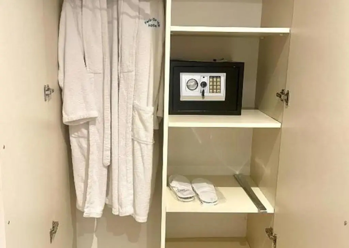 Отель Perla De Mar Inn