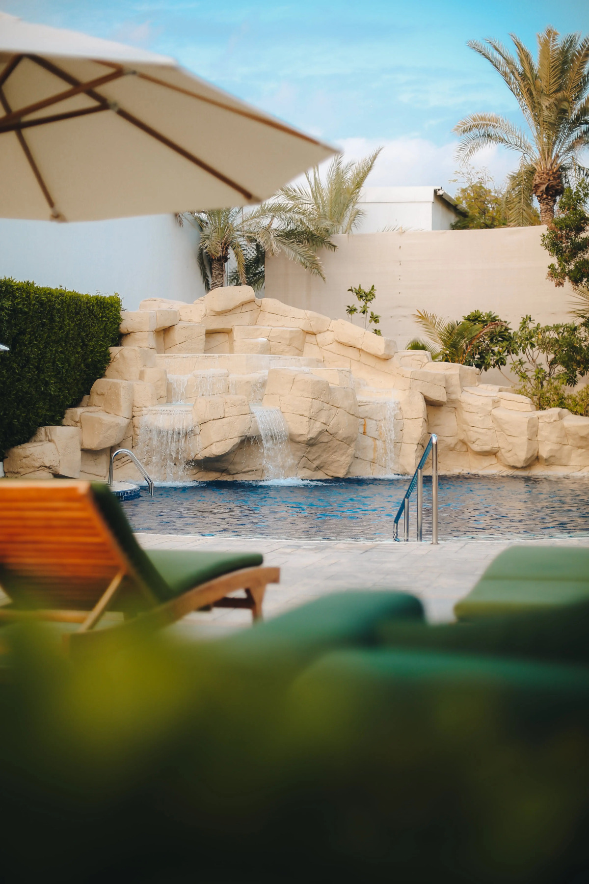 Отель Dubai Marine Beach Resort & Spa