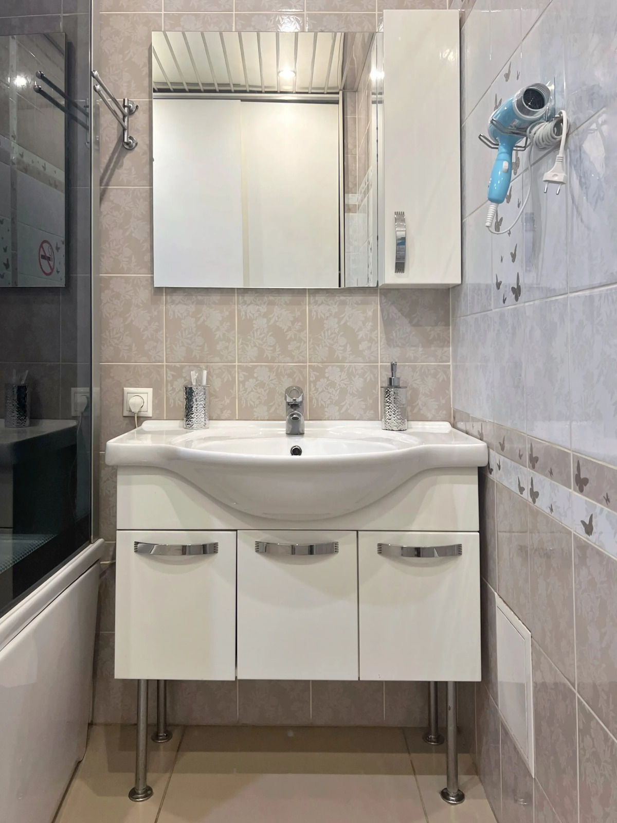 Апартаменты "Granada" Отличный вариант двухкомнатной квартиры в центре города недалеко от ЖД Вокзала