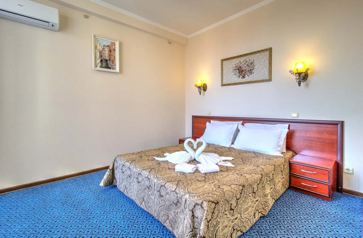 Отель Ламбат