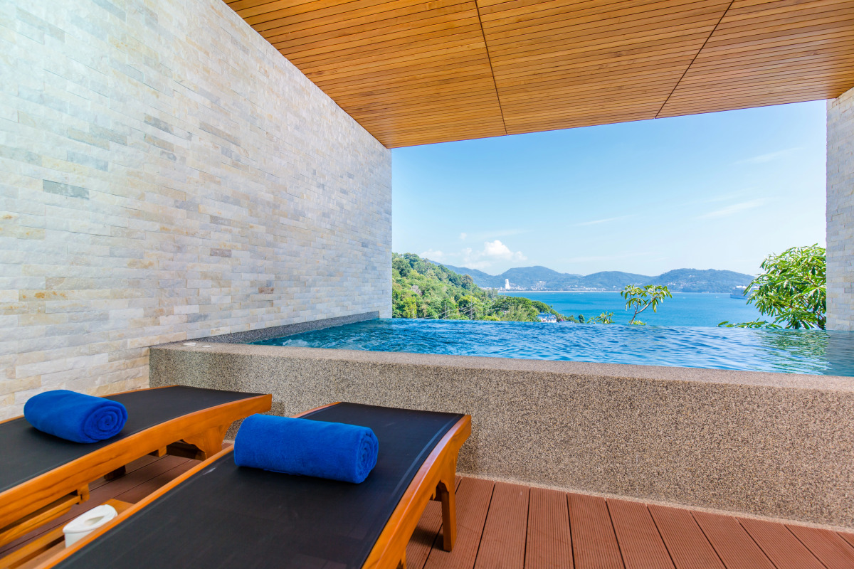 Отель Wyndham Grand Phuket Kalim Bay