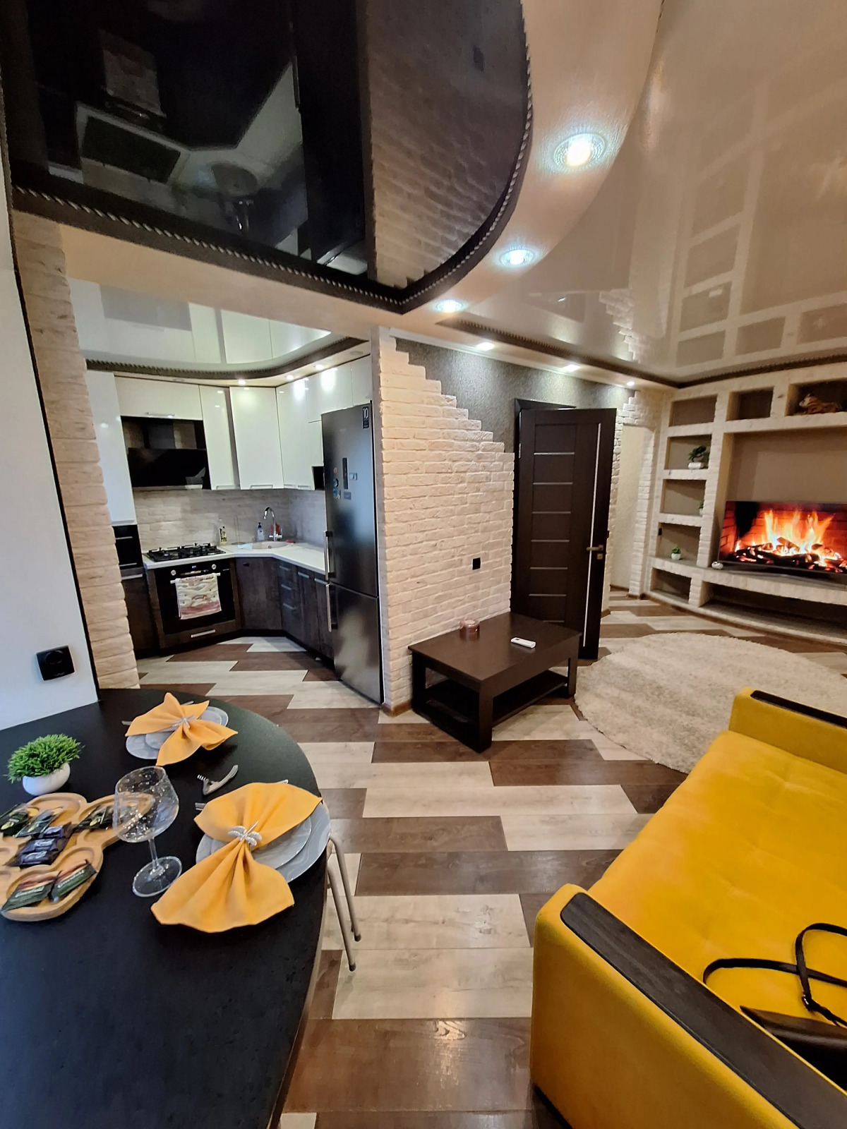 Квартира Двухкомнатная Около Мегагринна