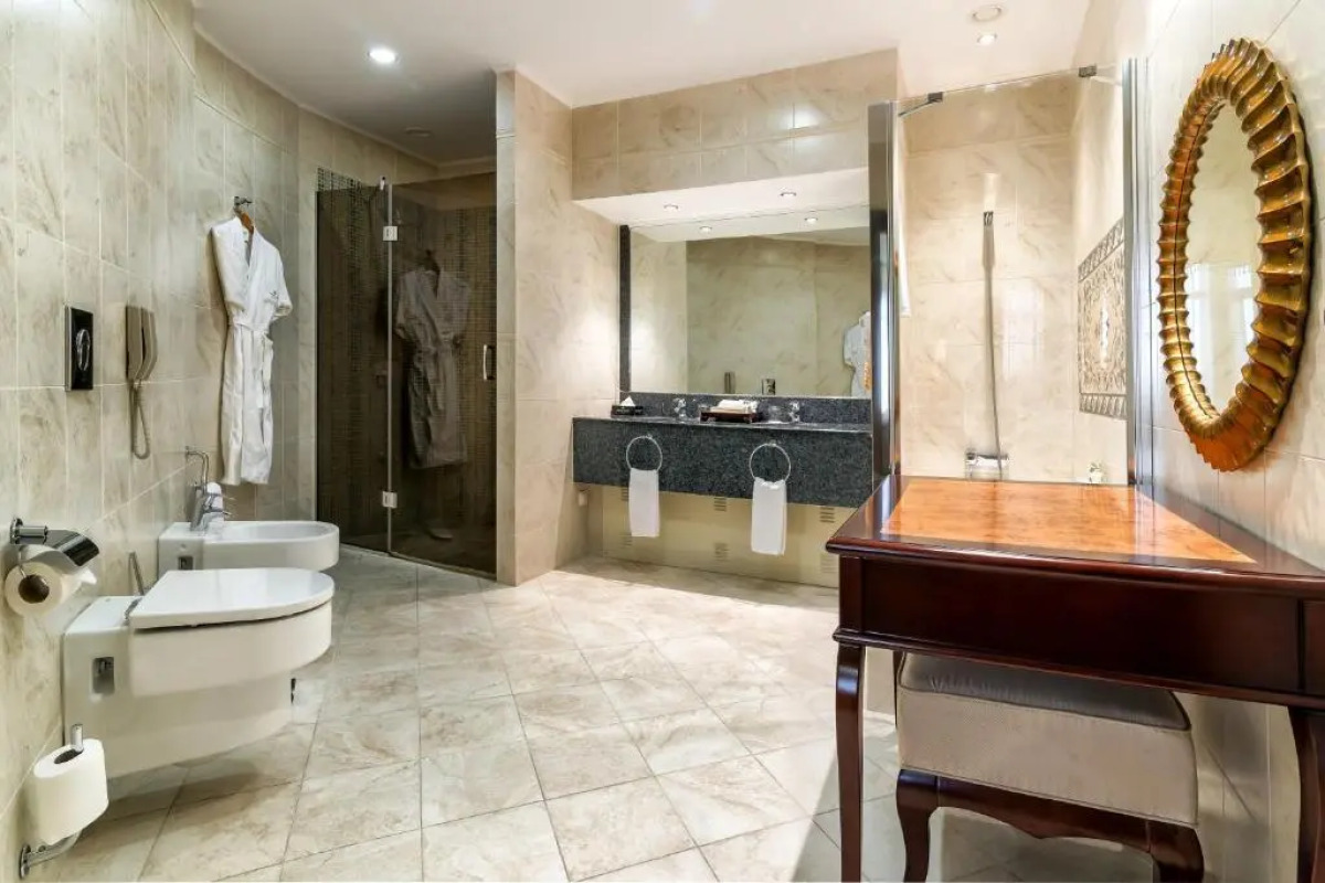 Royal Tulip Алматы