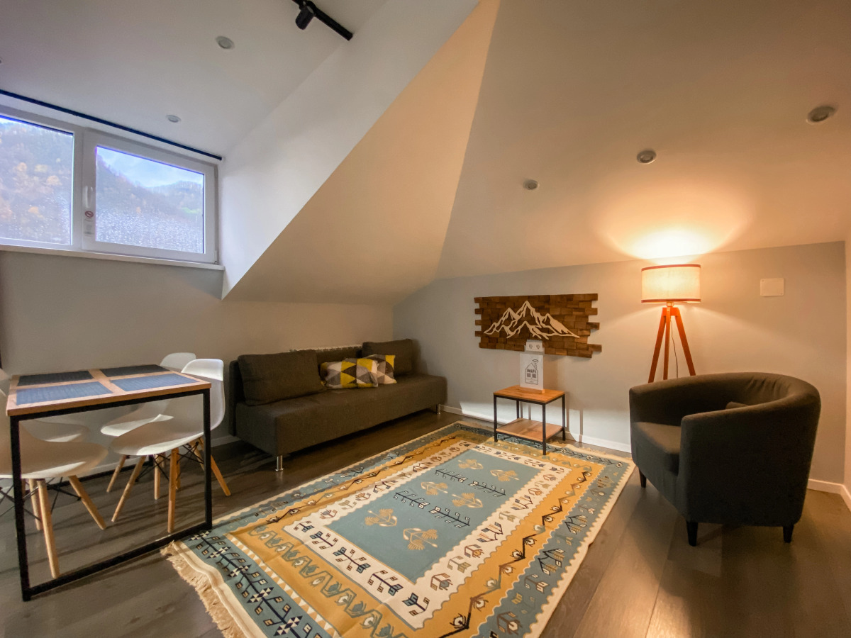 Квартира С Панорамным Видом на Озеро и Горы