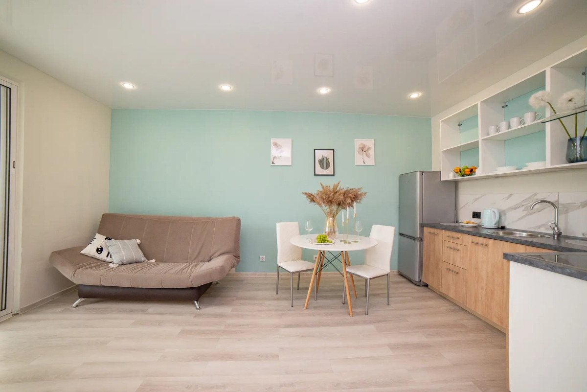 Евро-двухкомнатная квартира BeGuest на Чкалова 18