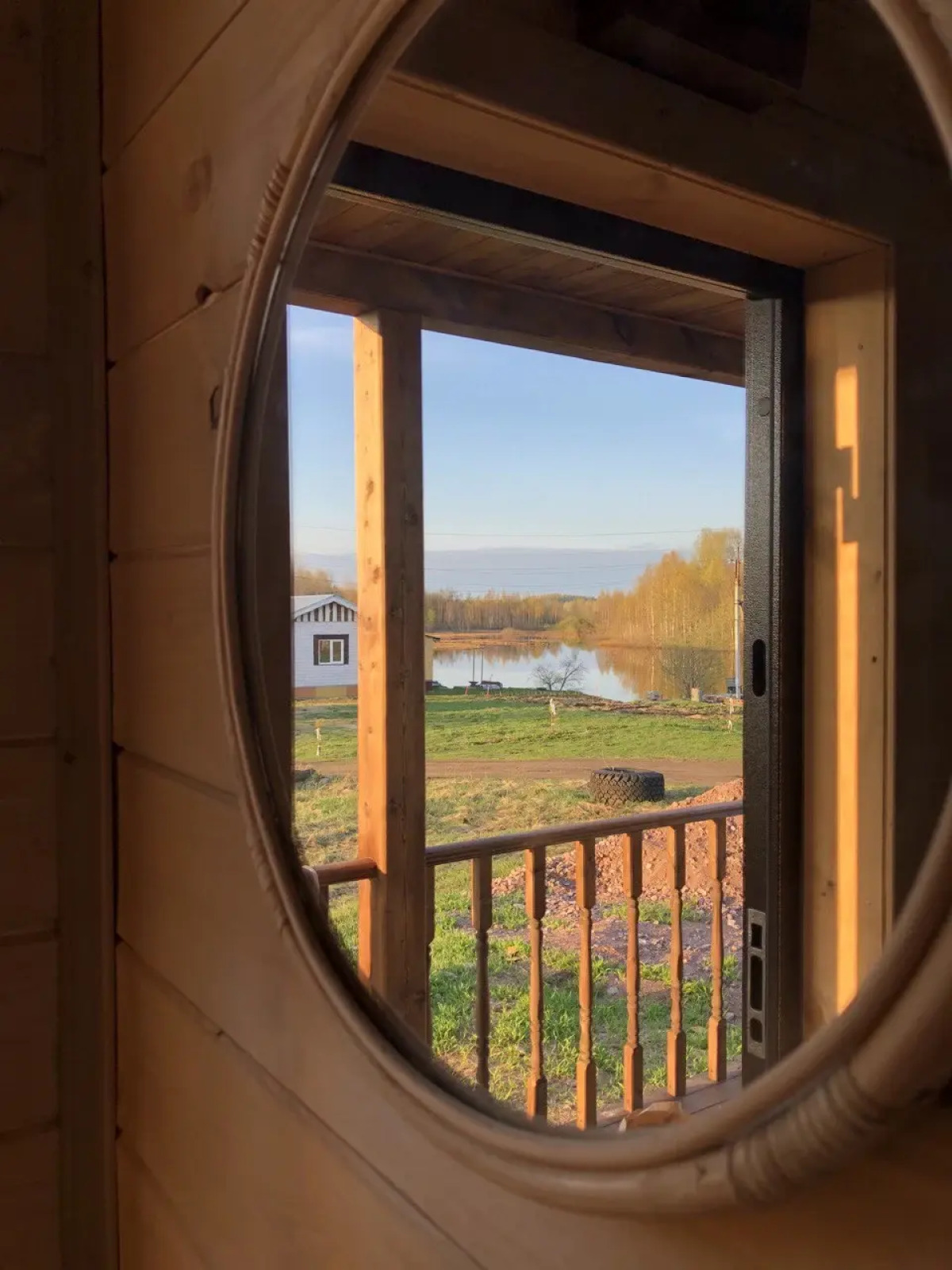 Частный дом Дом-студия на берегу озера