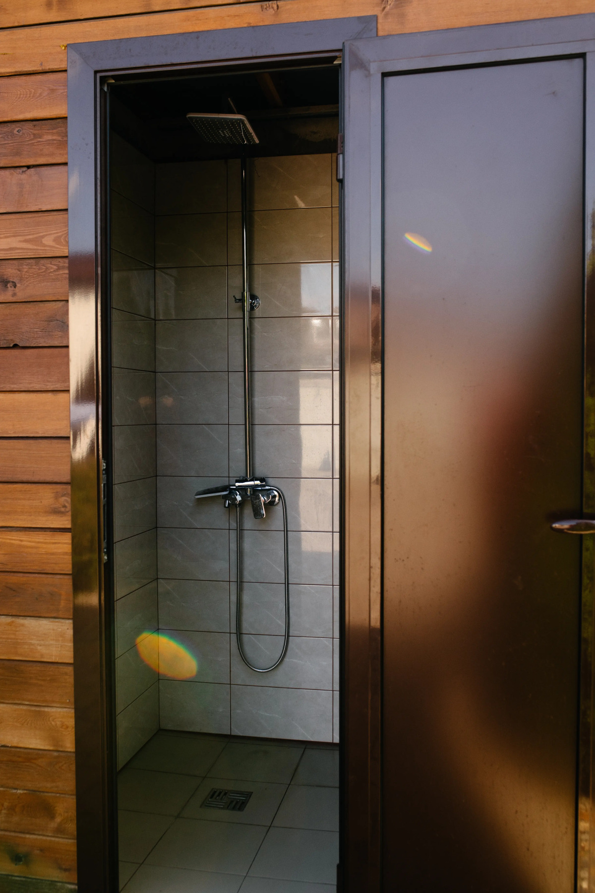 Гостевой дом Барни с горячим бассейном и видом на закат