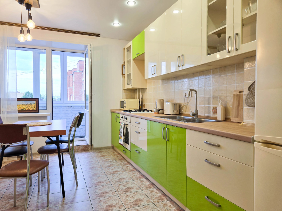 Апартаменты двухкомнатные в центре Сеть ЙоХоум