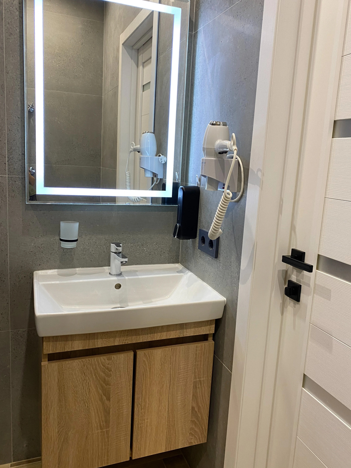 Квартира с отдельной спальней вблизи подъемника