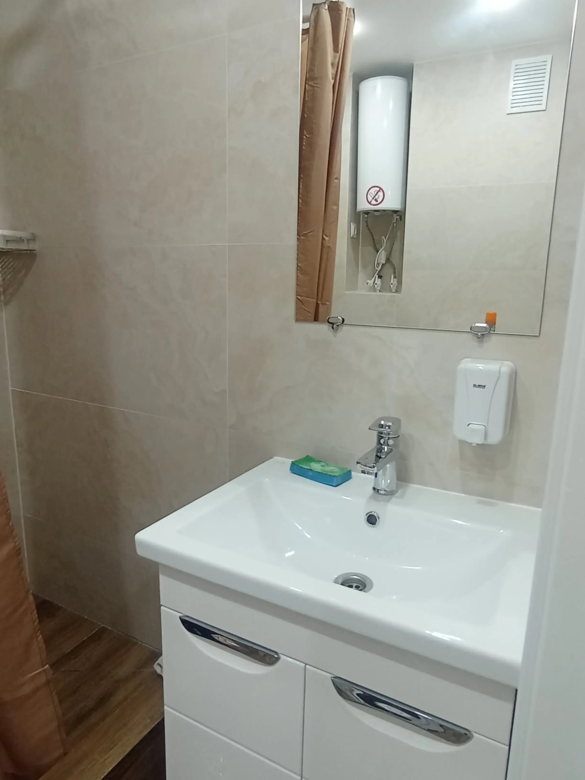 Квартира двухкомнатные апартаменты возле Кремля, недалеко ДС Кристал