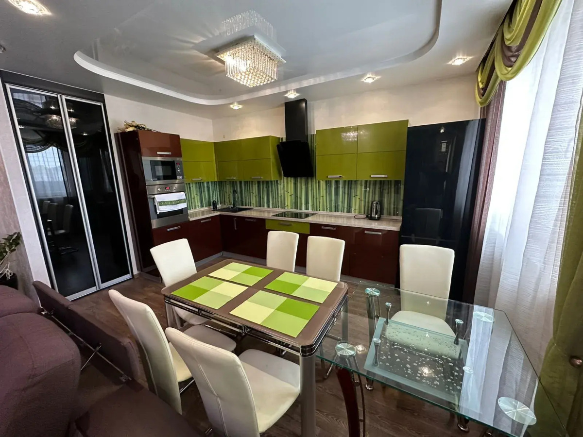 Апартаменты Крылова 36