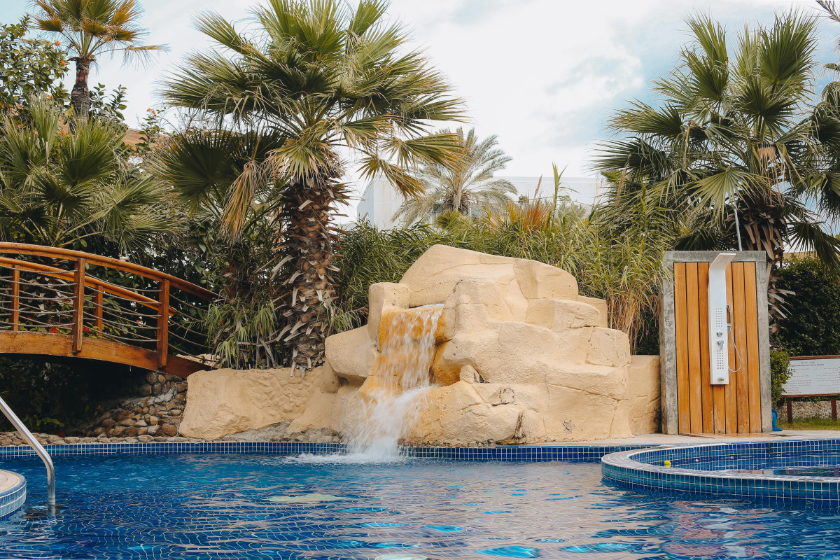 Отель Dubai Marine Beach Resort & Spa