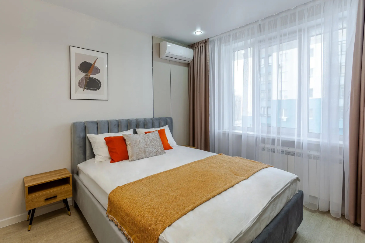 Апартаменты RentPlaza премиум в центре на Луначарского