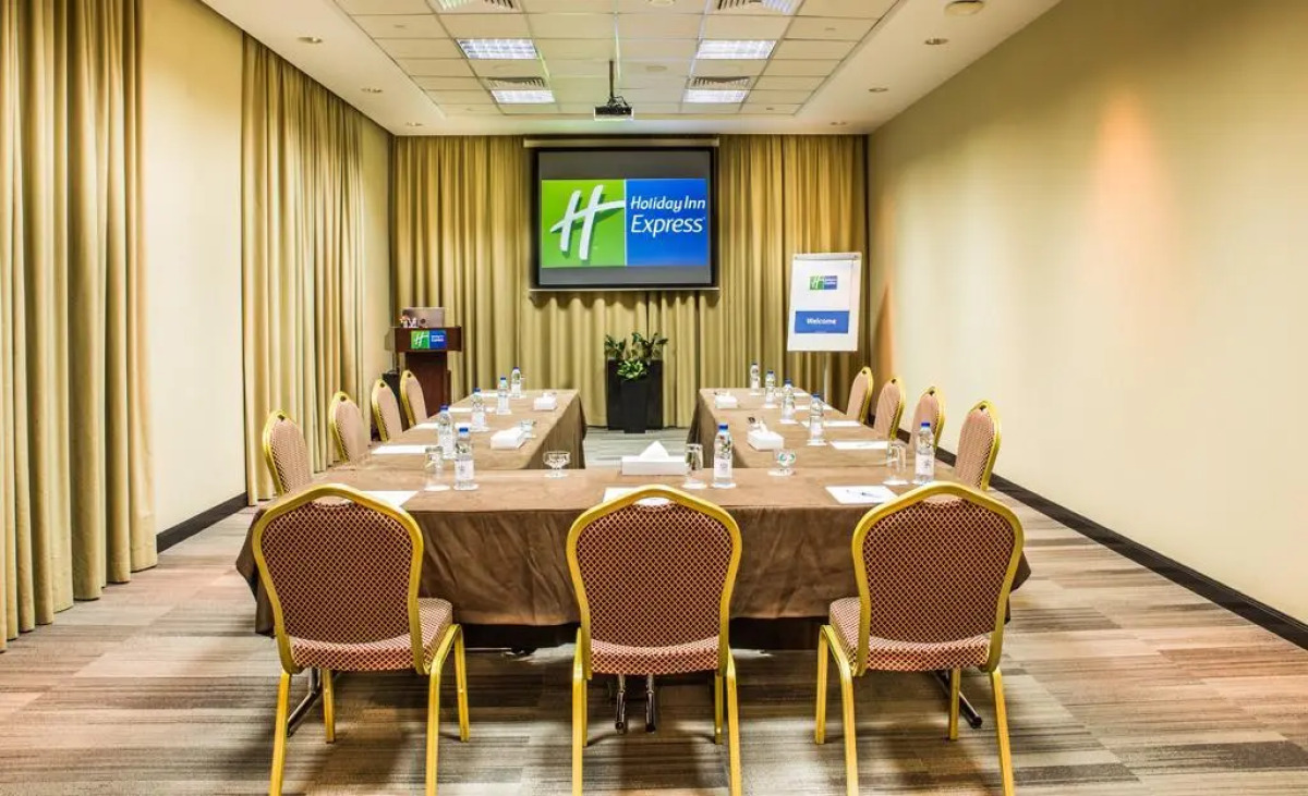 Holiday Inn Express Dubai Jumeirah an IHG Hotel