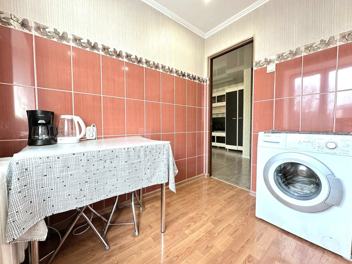 Квартира двухкомнатная в центре на Дзержинского рядом с РИАцентром