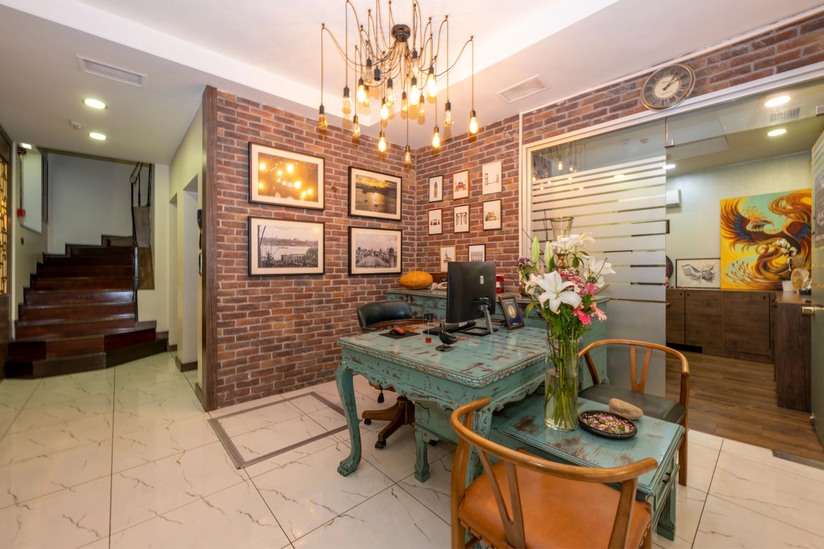 Отель The Marions Suite