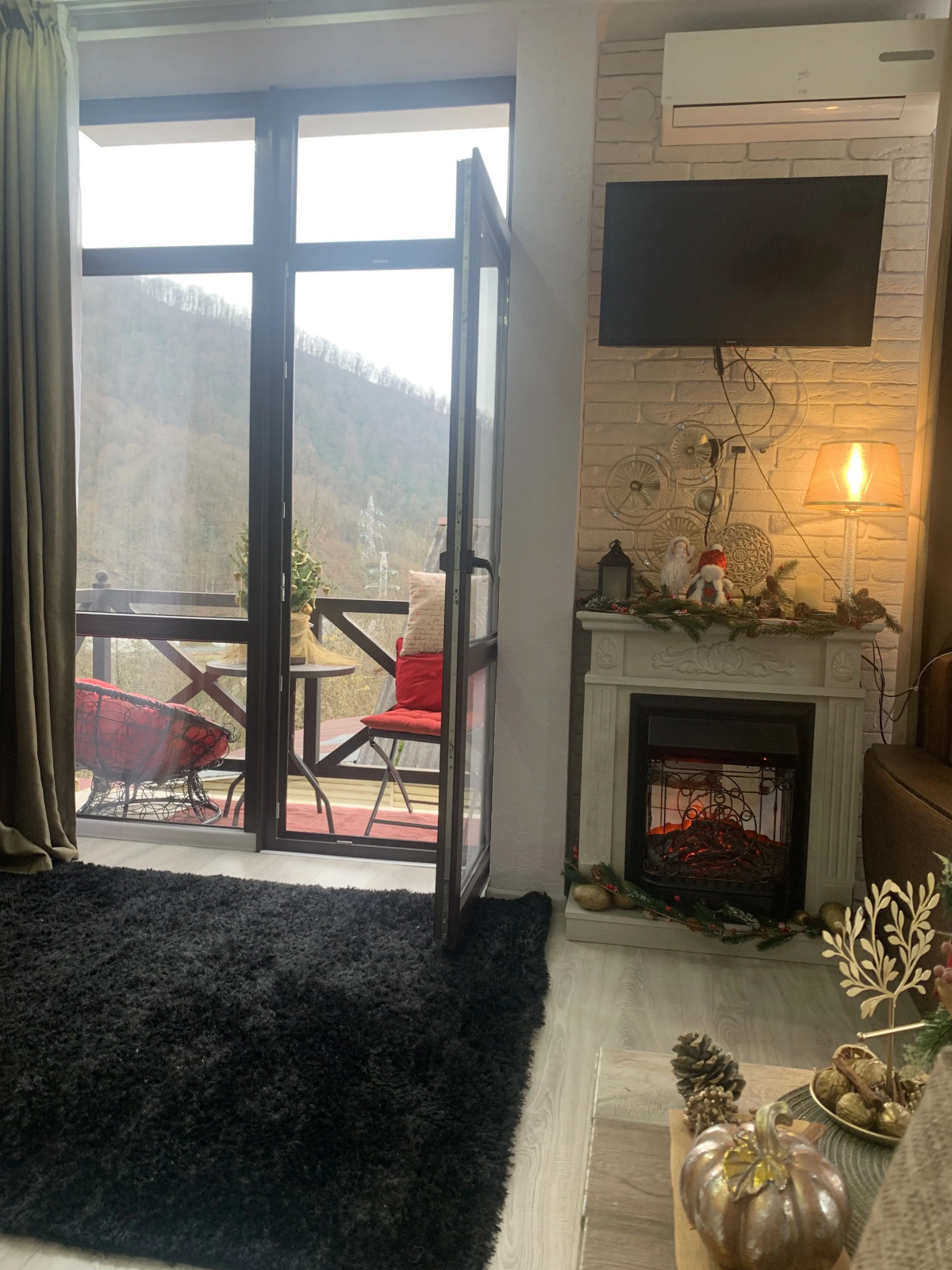 Квартира Стильная солнечная на Плотинной 2