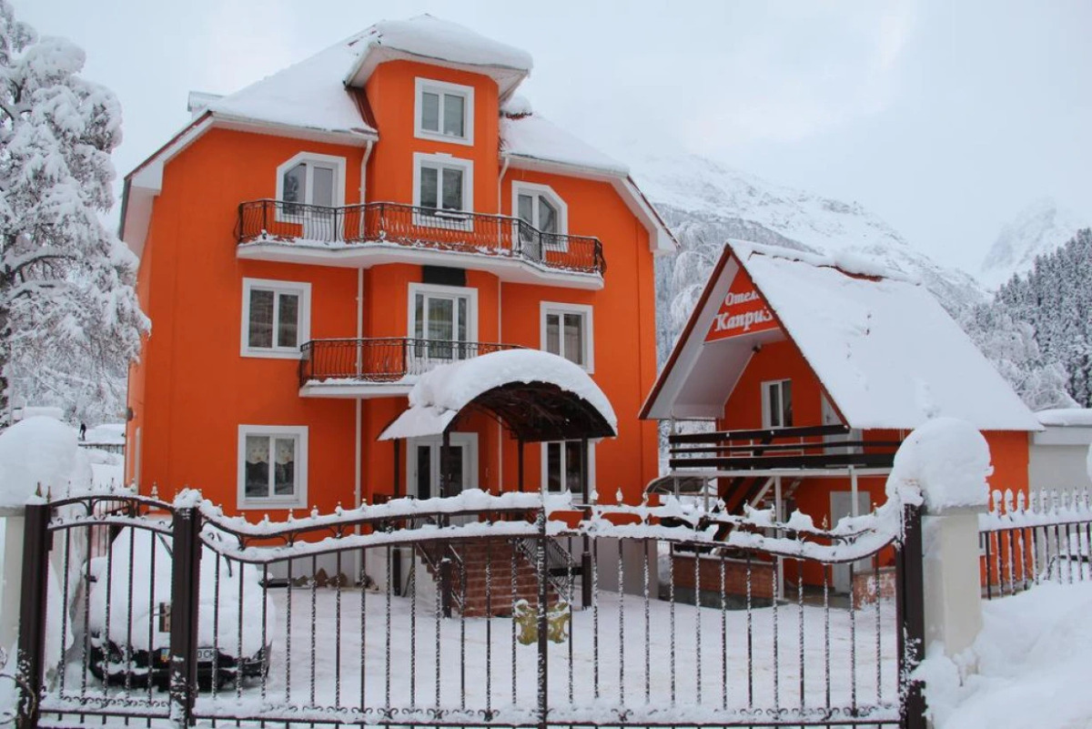 Отель Каприз