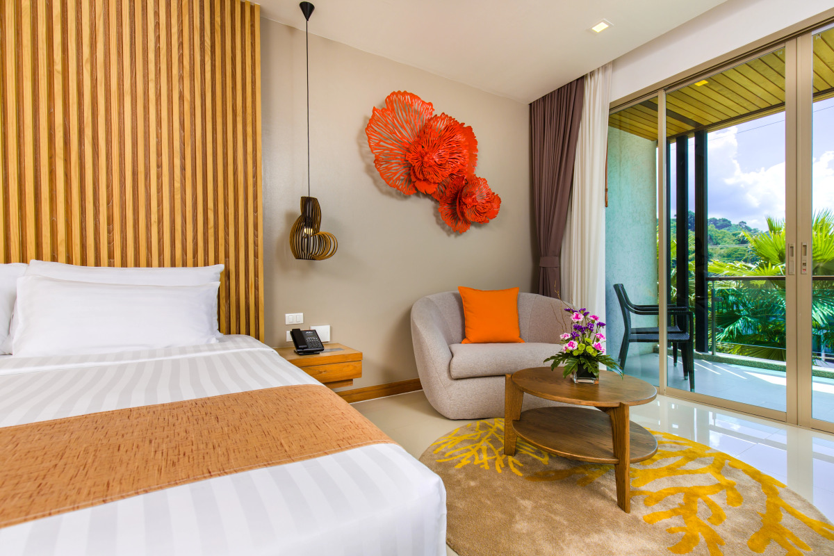 Отель Wyndham Grand Phuket Kalim Bay