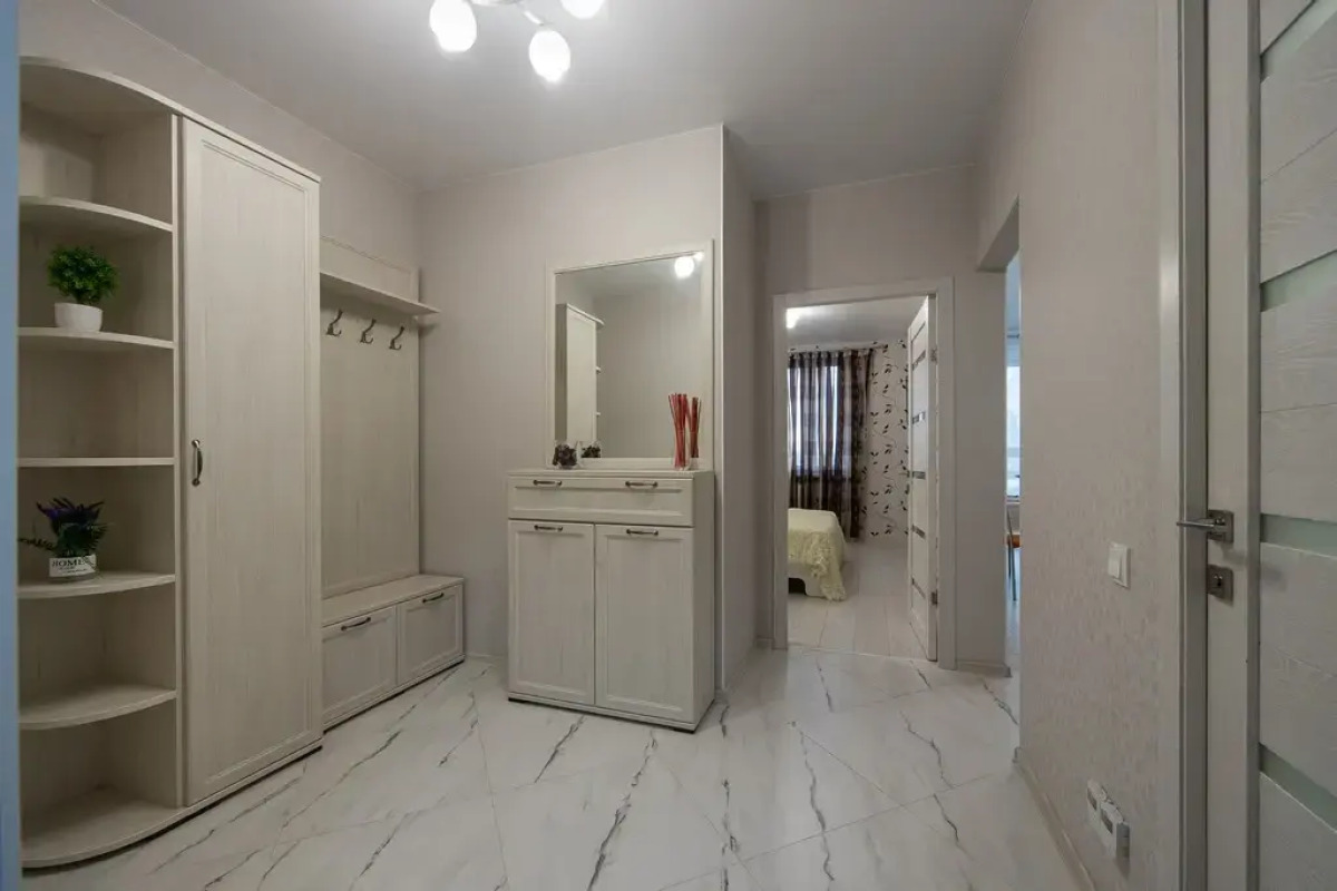 Квартира от компании Хоум Отель на Ново- Садовой 106Г