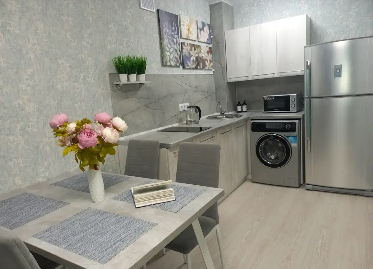 Апартаменты Монтана до 4 Чел на Возрождения 51 Пятница Сеть Посуточных Квартир