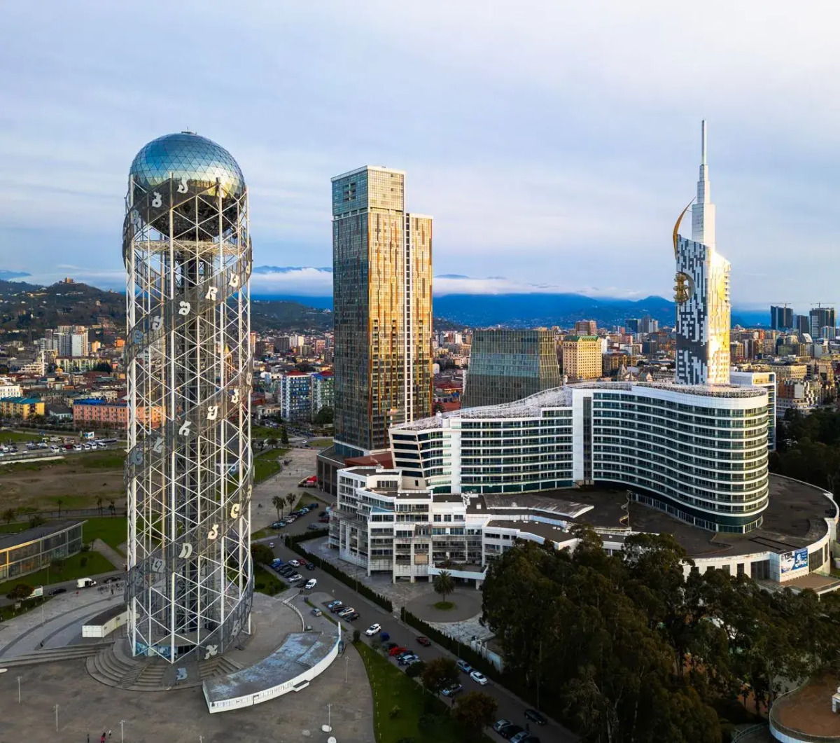 Апартаменты Apartment hotel Прибрежный Оазис: с видом на море в знаковой Порта Батуми