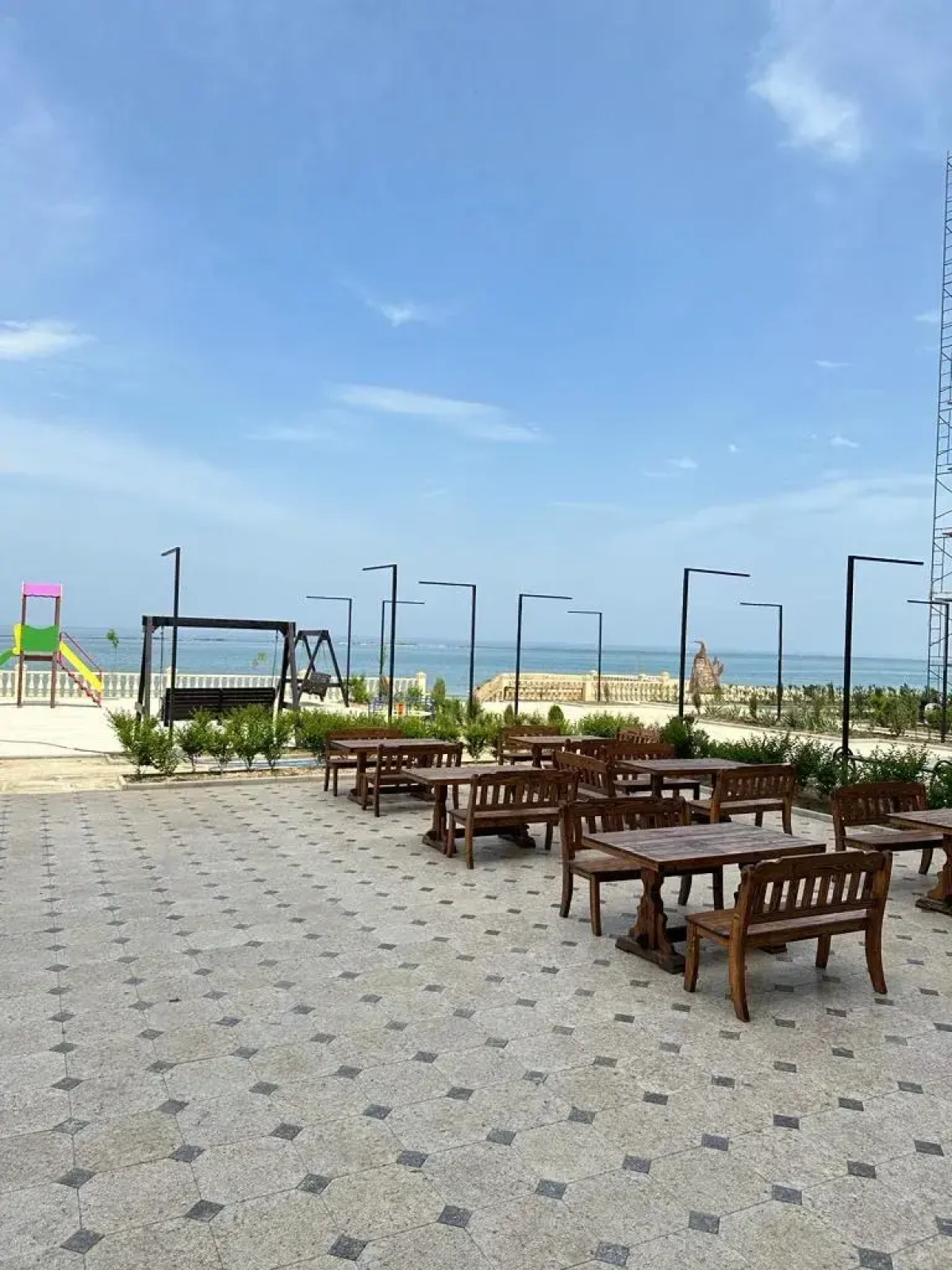 Резидент Плаза