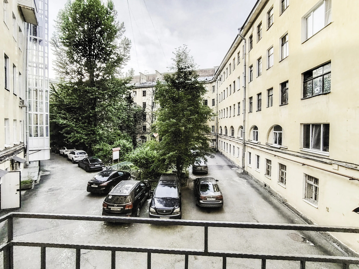 Квартира Трехкомнатная с Видом на Фонтанку