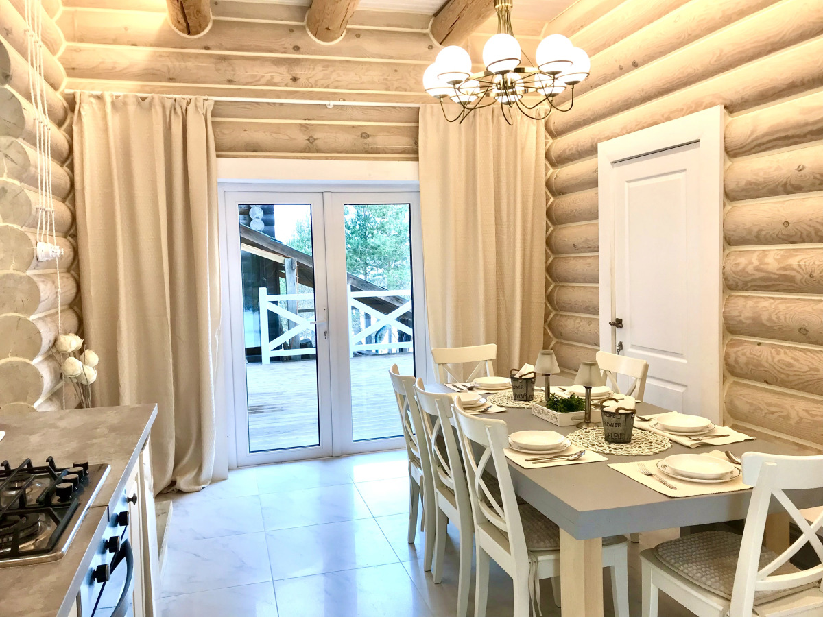 Шале на Скале с Видом на Озеро