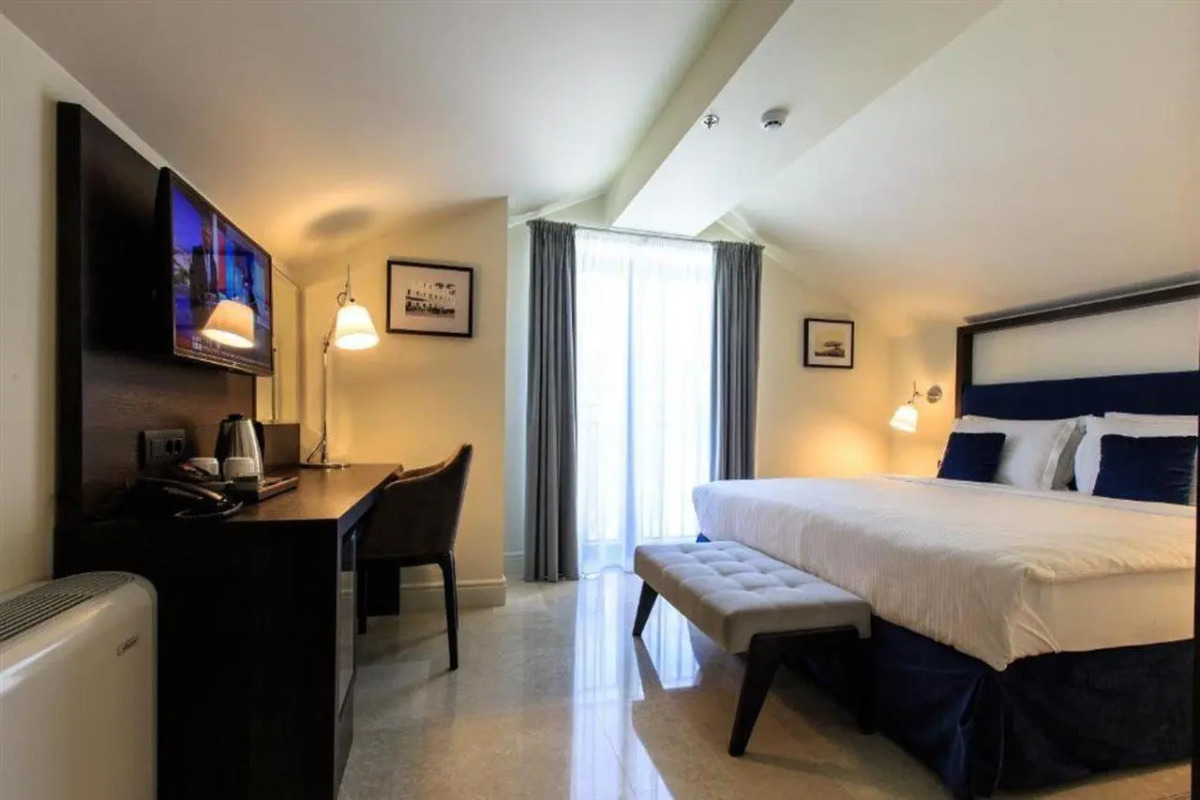 Отель California by Aycon