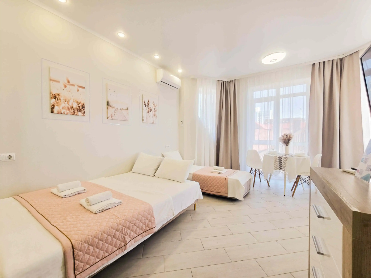 Квартира Светлая студия со своим балконом и потрясающим видом на море