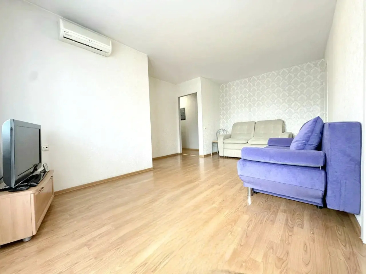 Квартира Двухкомнатная с Балконом и Кондиционером в Центре на Весенней