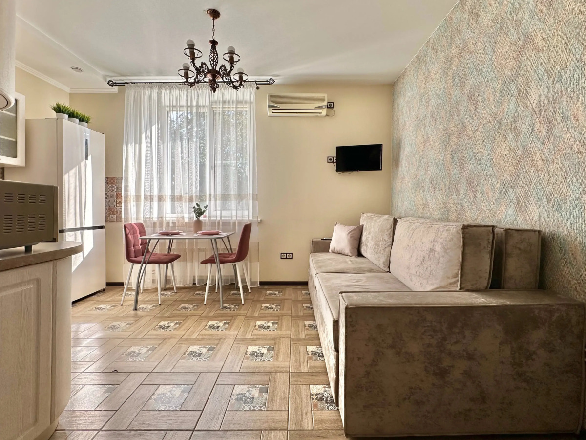 Апартаменты на Аллее Героев в Античном стиле