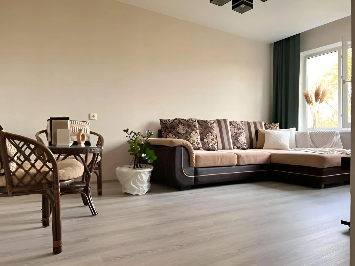 Квартира на Рихарда Зорге 42