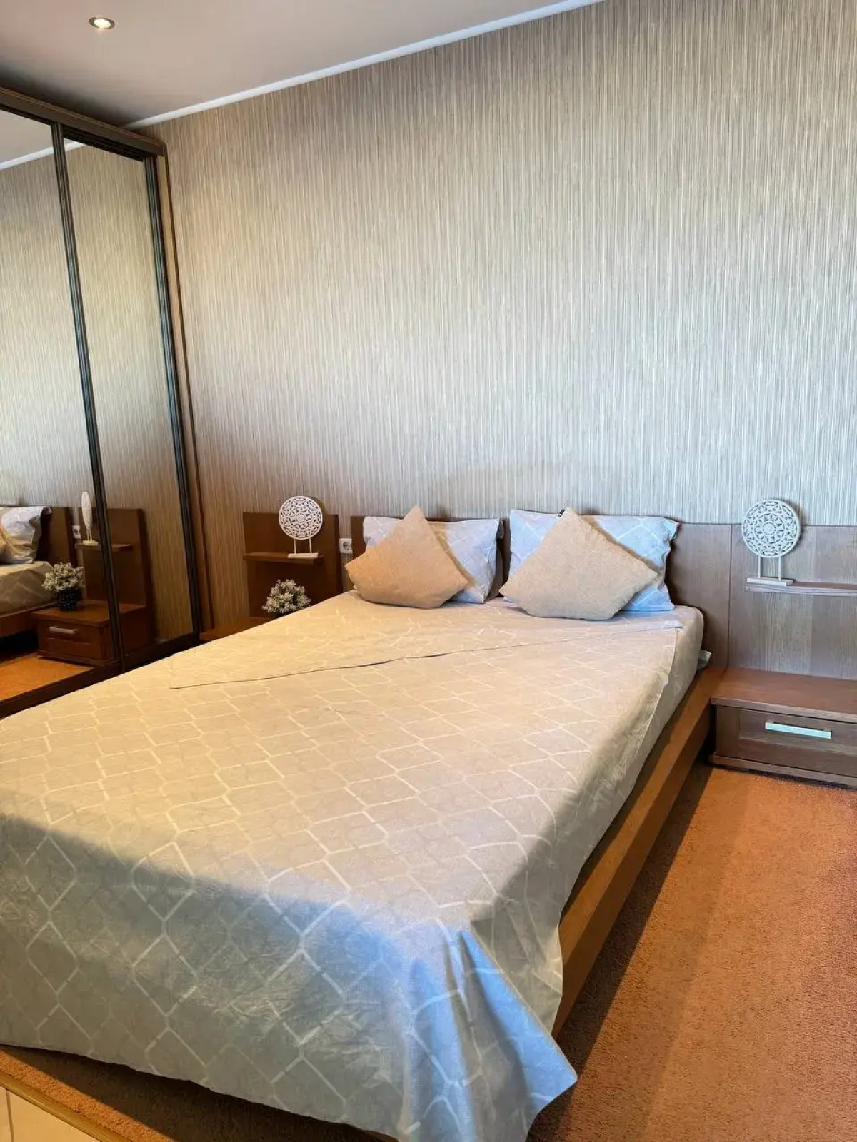 Апартаменты Sutki VIP c панорамным видом на реку на Урицкого 62