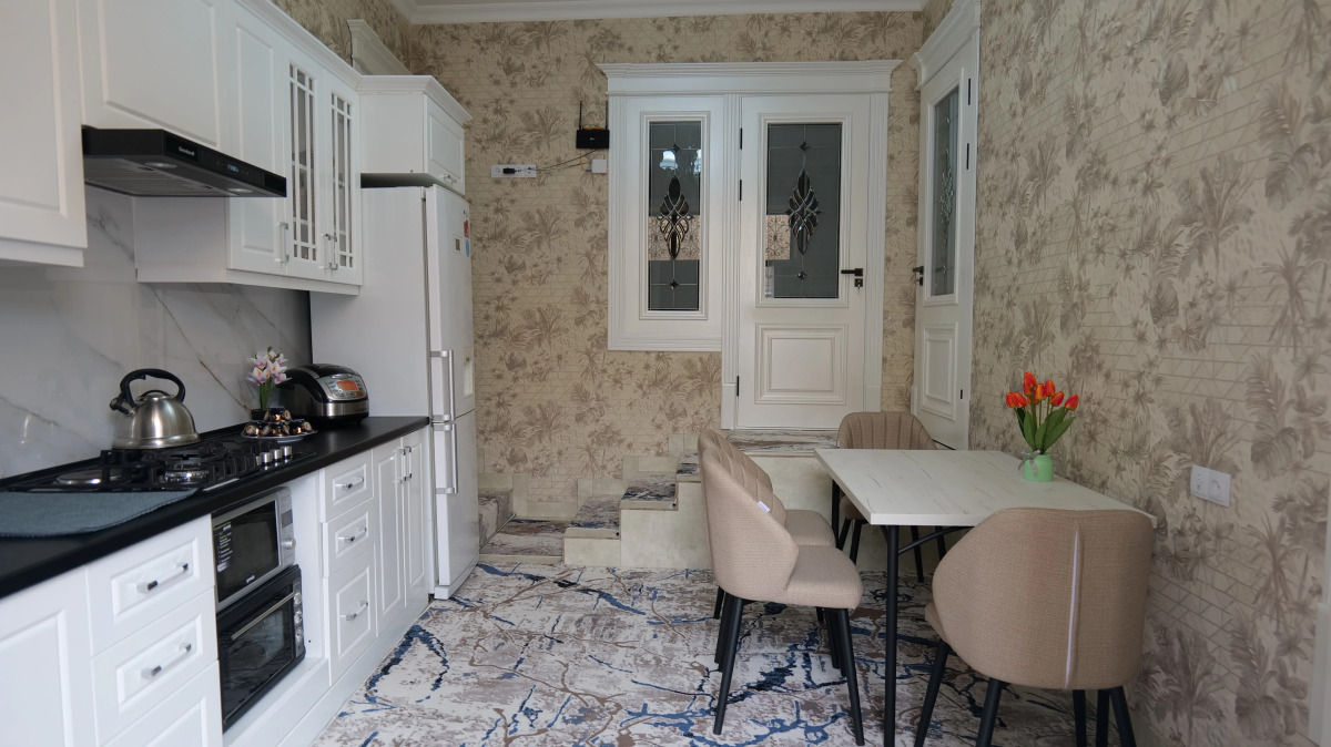 Частный дом Рядом с Регистаном